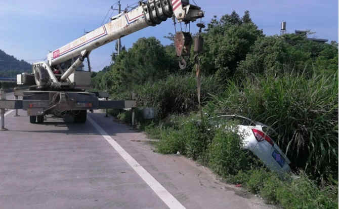 雷州重载吊车救援 雷州重载吊车救援